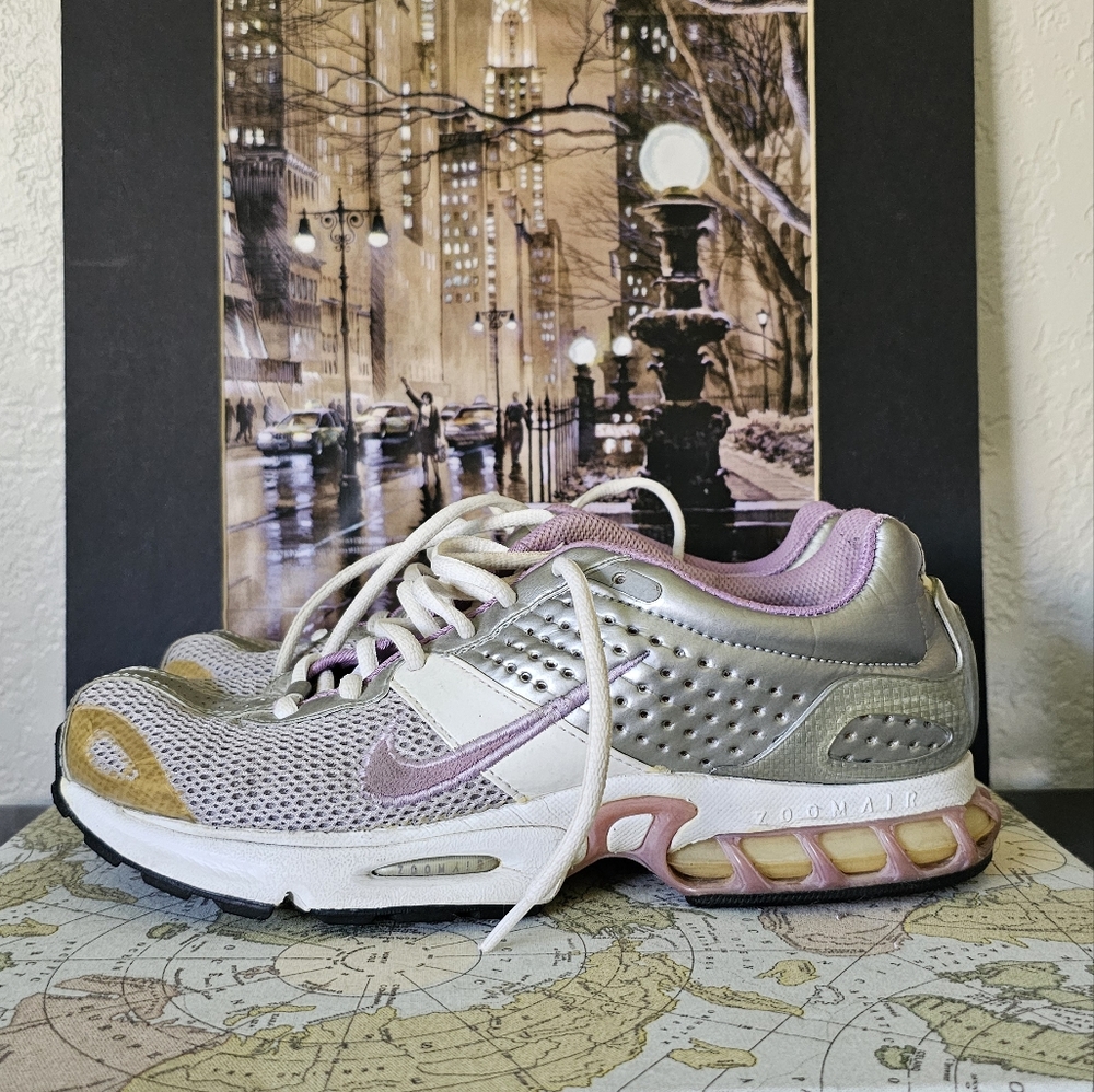 Nike livestrong zoom air‎ sneakers, size 9